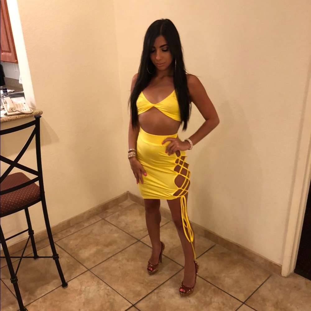Yellow club outfit